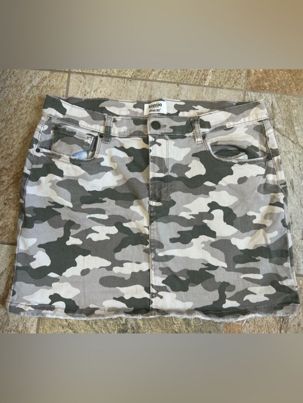 Kensie Camo Denim Mini Skirt Size 10 Grey Camouflage Raw Hem